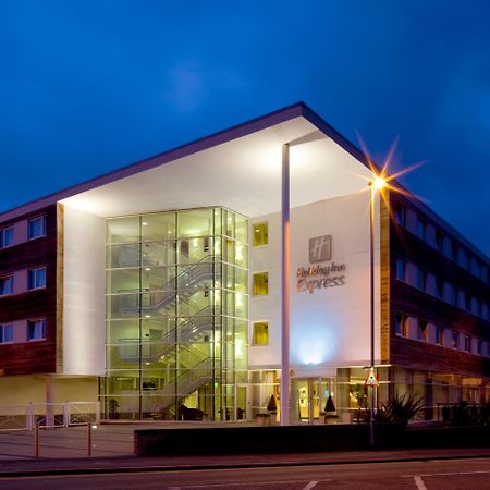 Holiday Inn Express, Chester Racecourse By Ihg Dış mekan fotoğraf