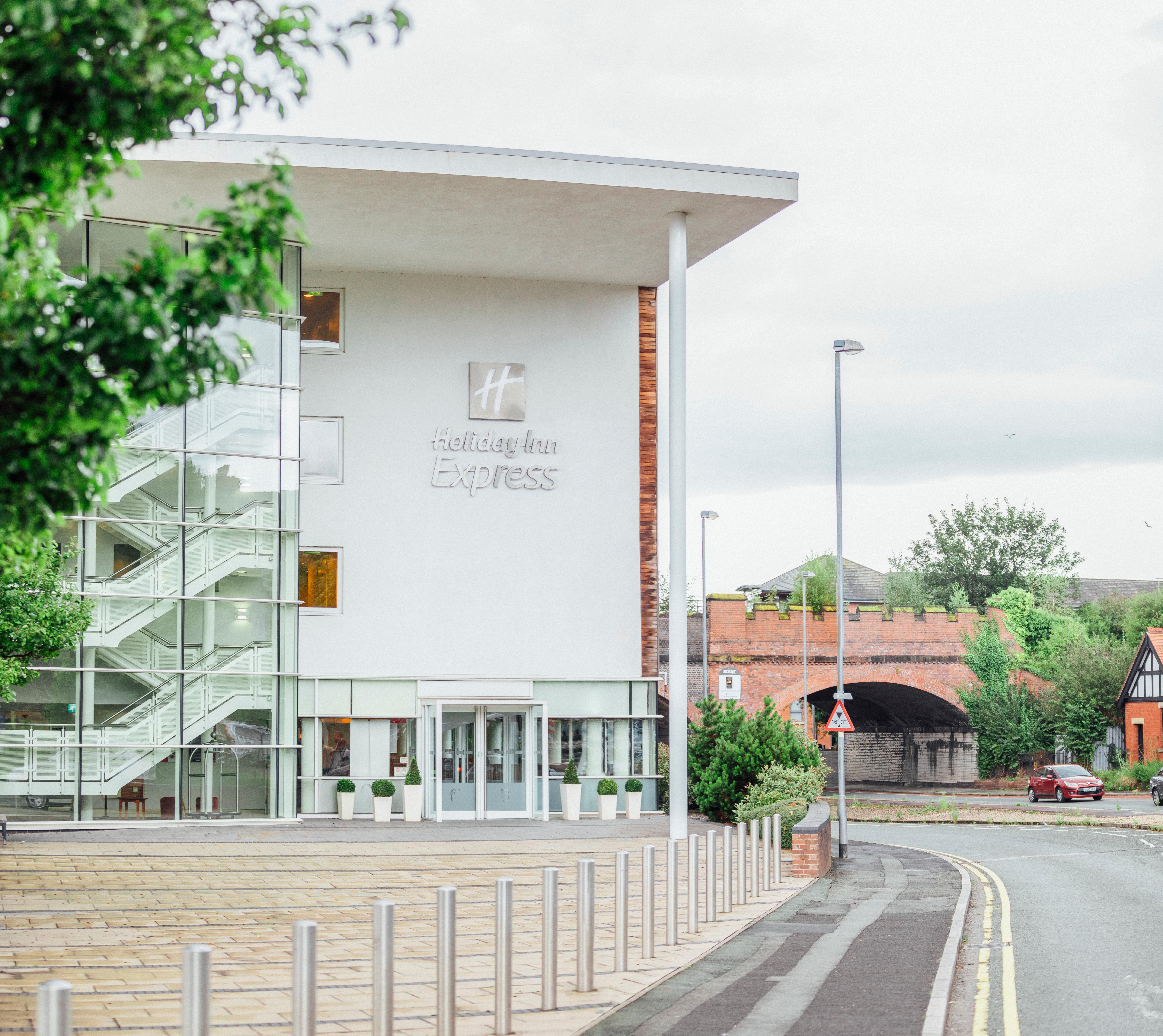 Holiday Inn Express, Chester Racecourse By Ihg Dış mekan fotoğraf
