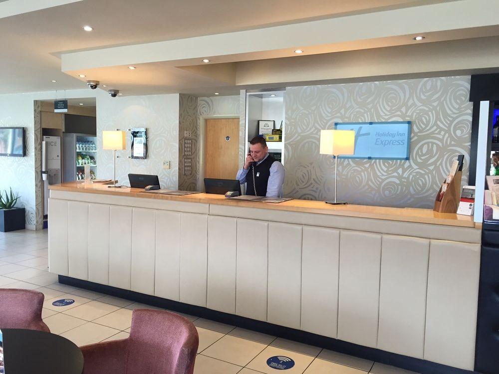 Holiday Inn Express, Chester Racecourse By Ihg Dış mekan fotoğraf